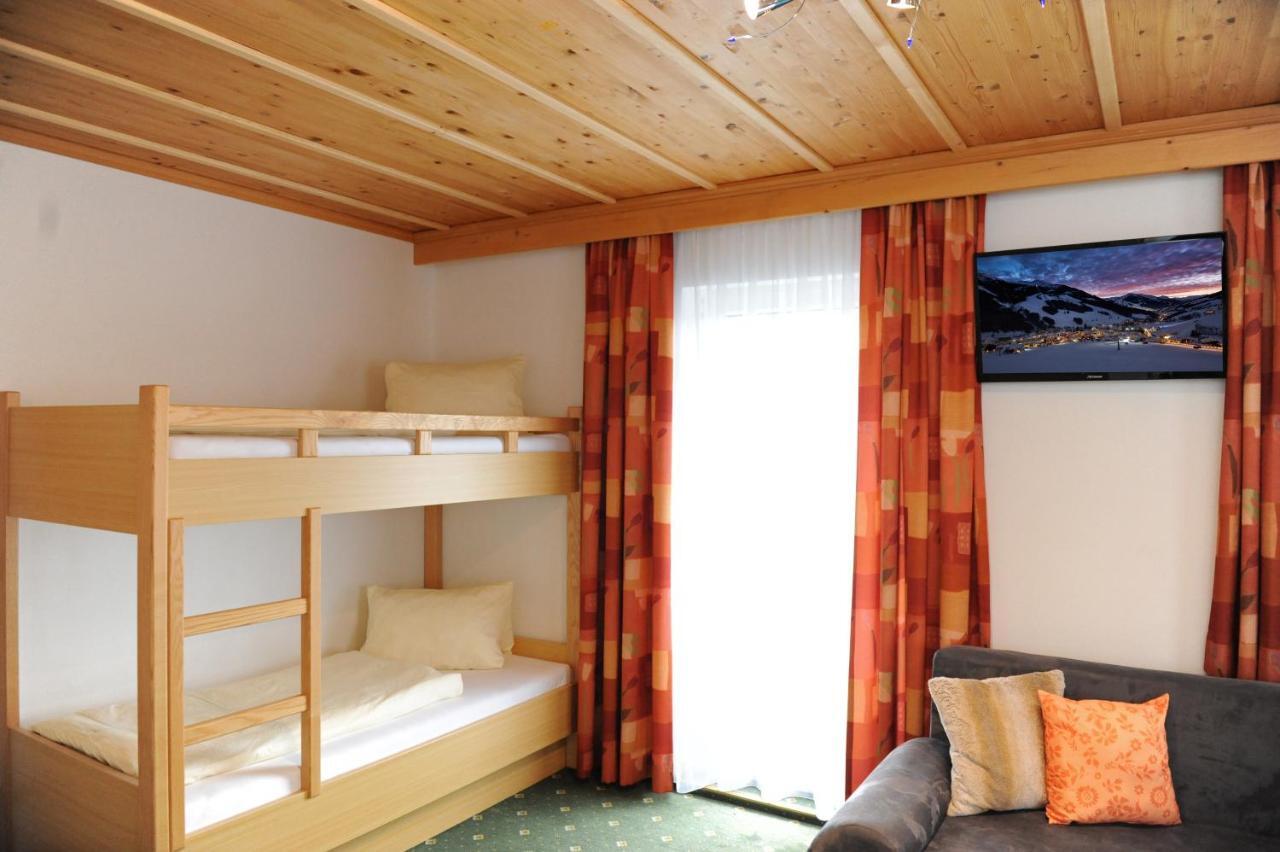 Gaestehaus Standardhaus Saalbach-Hinterglemm Esterno foto