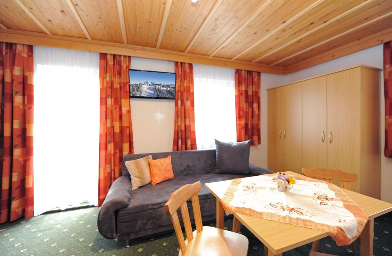 Gaestehaus Standardhaus Saalbach-Hinterglemm Esterno foto