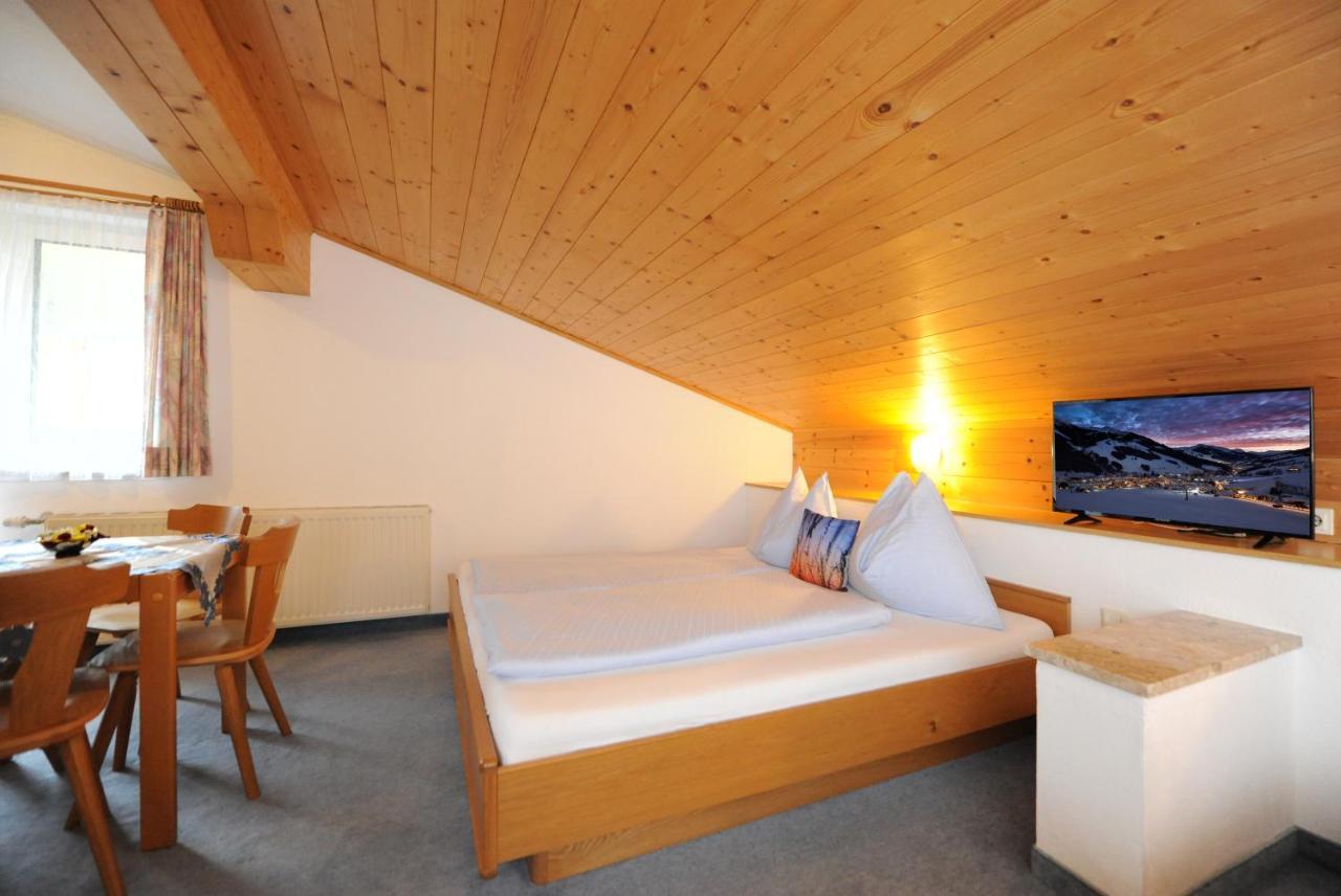 Gaestehaus Standardhaus Saalbach-Hinterglemm Esterno foto